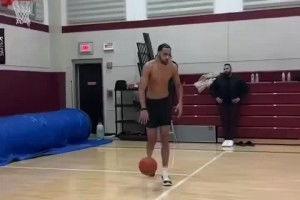 打篮球和网红吃瓜视频,双重魅力碰撞