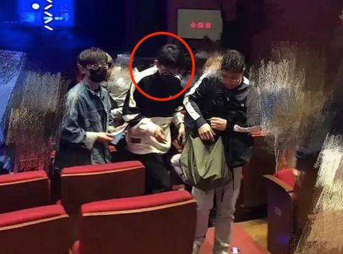 网红吃瓜爆料何炅,背后真相令人震惊