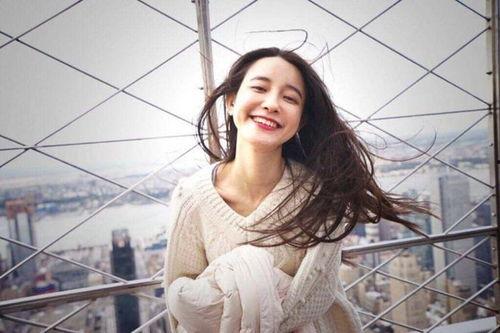 中国网红张大奕吃瓜,揭秘娱乐圈背后的真相