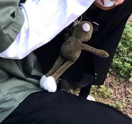 吃瓜小熊男网红,揭秘网络红人的幕后生活