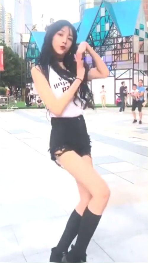 网红吃瓜跳舞视频在线观看,带你领略潮流魅力瞬间